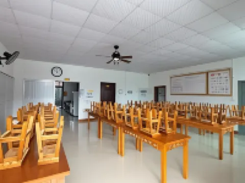 Bama Sea of Flowers Wellness Apartment (Bama Baimo Cave Scenic Area)