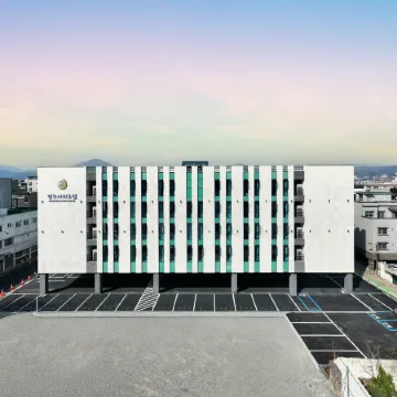 Gyeongju city hotel Отели рядом с достопримечательностью «Галерея Chungwa»