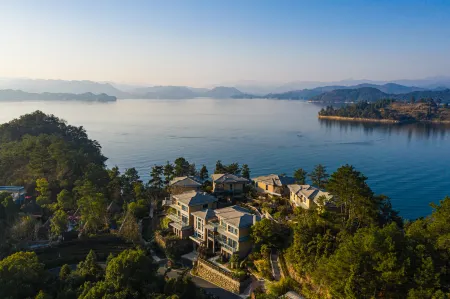 Bright Holiday Village Отели рядом с достопримечательностью «Hubin Park»