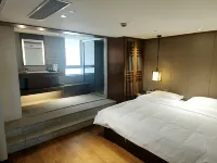 Mount Huangshan Xiuning Yunqi Hotel
