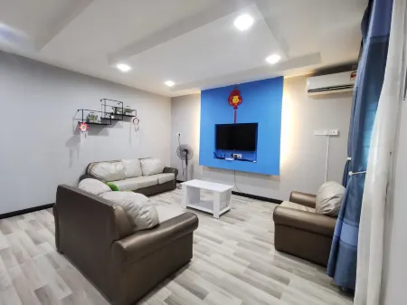 ANG LEE HOLIDAY HOME