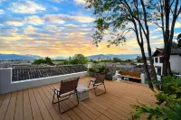 Lijiang Old Town Chunshi·Zhiyi Guan Ancient Town Panoramic B&B