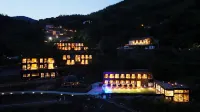Huarong Light Stay · Tonglu