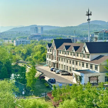 Zhang Xiaoying Seaside Garden Hotel