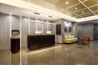 Shenyang Movie Hotel (Mix City Radio and TV Tower Night Market) - Romantic