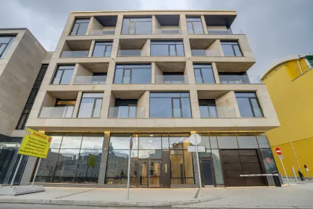 Viewpoint Hotel (Вьюпоинт) Отели рядом с достопримечательностью «Скульптурный ансамбль «Знаки Зодиака»»