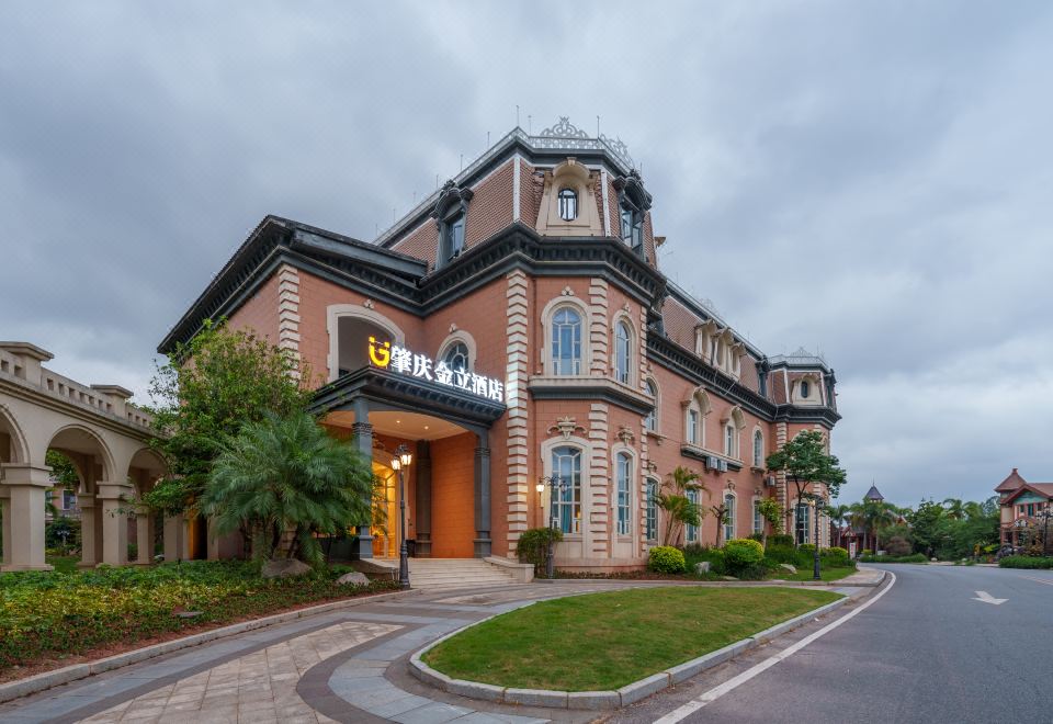 hotel overview picture