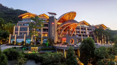 China Nandan Mineral Hot Spring Geomagnetic Resort Hotel Hotels in 