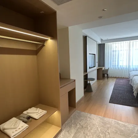 Nehe Zuoyi Hotel