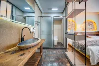 Volga Spruce Courtyard Boutique Hotel - balcon