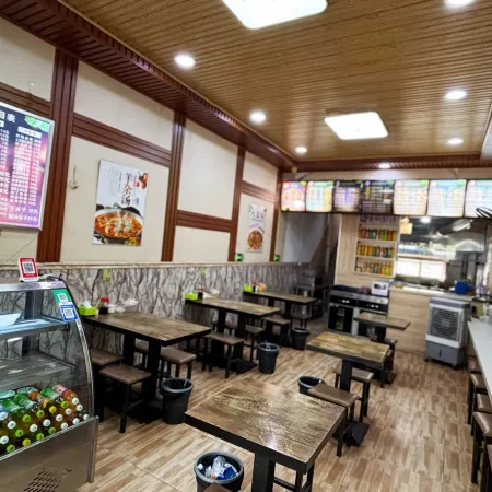 Shanhai Qingchuan Business Hotel(Yinchuan High-speed Railway Station )