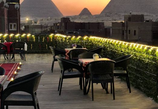 터쿼이즈 피라미드 게이트