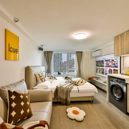 Star Era Seaview Hotel Отели рядом с достопримечательностью «Далянь Харбор»