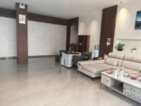 飛来ビジネスホテル（徳欽飛来寺景区）