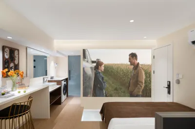 Duoduo River View Homestay (Jiefangbei Pedestrian Street Hong Ya Dong) Hotels in 