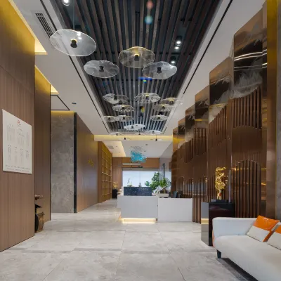 Yizhou Ruijin Hotel (Guanshanhu Park, Guanshanxi Road Subway Station Store) Hotels near Mediterranean Legend Water Park