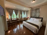 Grand Laurel Hotel Các khách sạn ở Botataung