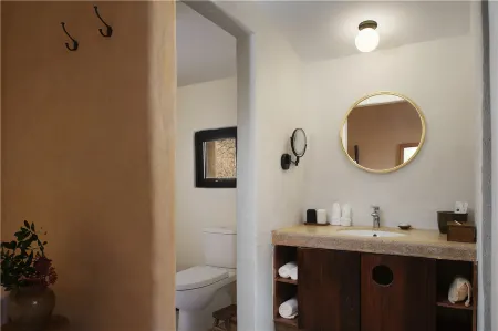 Find luxury in Qinling Holiday Homestay Отели рядом с достопримечательностью «First Draftage of Zhashui Canyon»