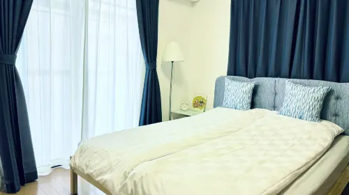 4 bedrooms, 2 bathrooms, 2 toilets, spacious house with convenient transportation