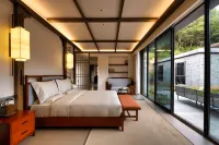 Passing-Cloud Resort Secluded Villa Hotels in Xinyang