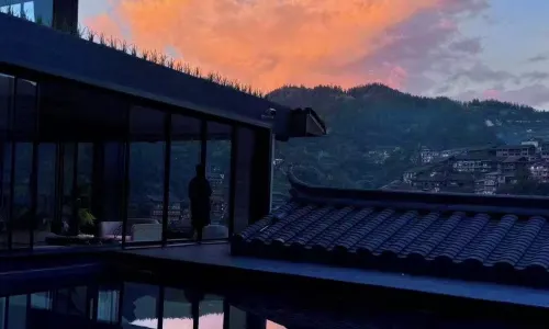 Luanxi Yunshe Humanities Hotel (Xijiang Qianhu Miao Village Observation Deck Branch)