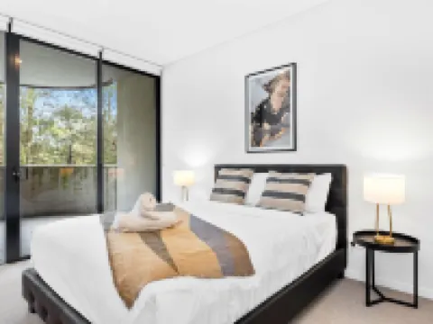 Morden Urban 2Beds in waterloo Hotels in Waterloo