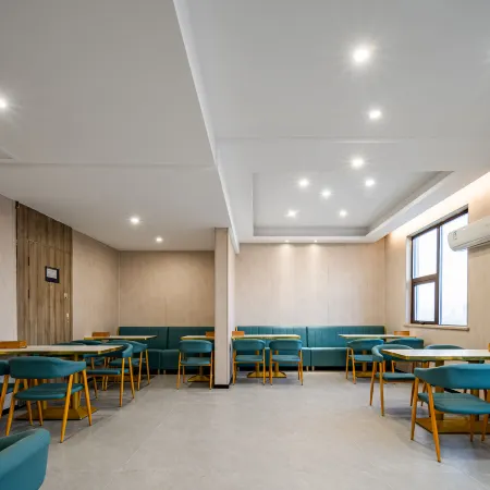 Starway Hotel (Fengxian Bus Station)