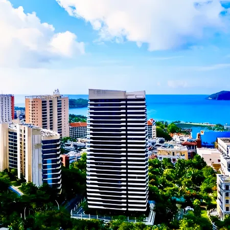 HOTEL CLOUDS