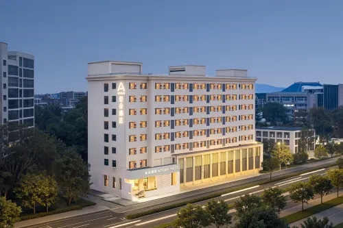 Wuhan Hubei Provincial Museum, Atour Hotel on Donghu Road