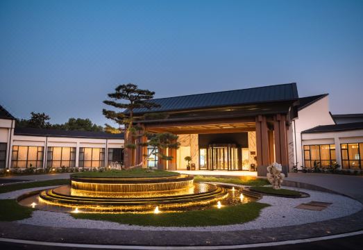 LANDISON RETREAT QINGSHAN LAKE LINAN