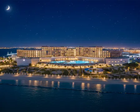 グランド ミレニアム ギザン ジーザーンのホテル