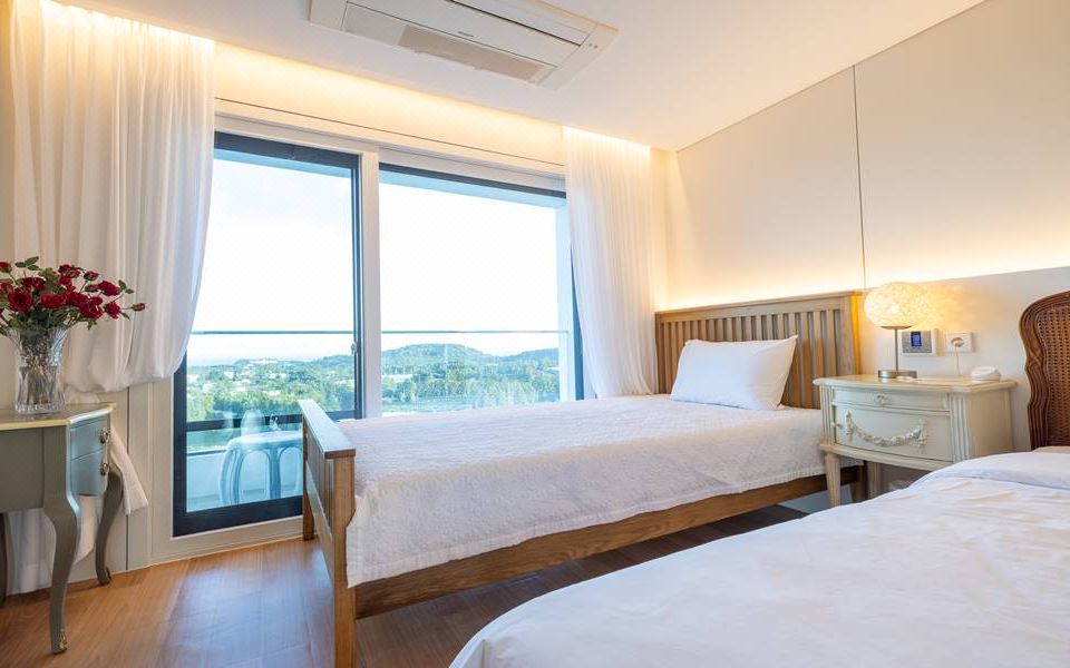 벙커호텔 루프탑