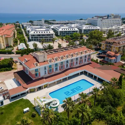 بيرا أورا ريزورت هوتل آند سبا -سشامامل جميع الخدمات Hotels near كيريس