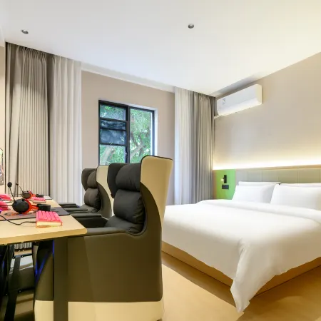 Xinyue · Drifting Bottle E-sports Capsule Hotel