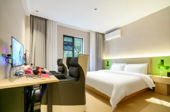 Xinyue · Drifting Bottle E-sports Capsule Hotel