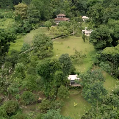 Lingga Garden House Các khách sạn gần Thác Cilember