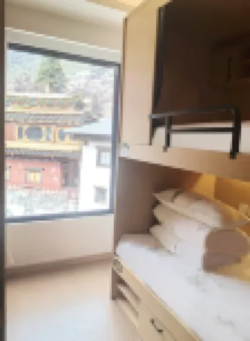 MeiliCloudHostel 雨崩れ周辺のホテル