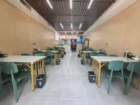 Burqin Xinlu Songguo Hotel (County Government Kanas Tower Bridge)