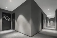 Kinmirai Gallery Hostel（Chunxi Road Taiguli store）