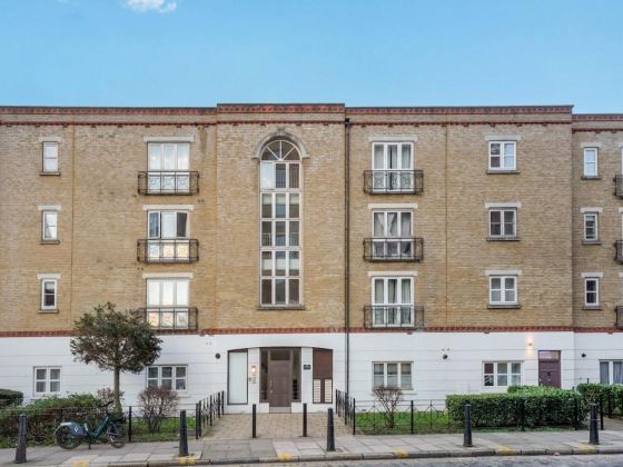 Stylish Whitechapel 1 Bedroom in London Near Elizabeth Line Sleeps 4