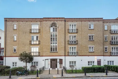 Stylish Whitechapel 1 Bedroom in London Near Elizabeth Line Sleeps 4 - Bathtub