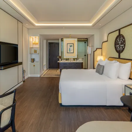 Grand Royal Riverside Hue, Fusion Collection