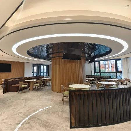 麗呈ホテル（バヤンノール市臨河区） バヤンノールのホテル