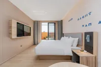 Home Inn Neo (Shanghai Fengxian Baolongguangchang Huanchengdonglu  Subway Station)