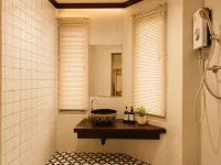 MONSANE VILLA (Centrally located, opposite the night market) Hotels near Cross River Ferry