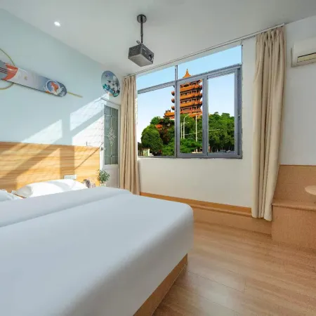 Yifei Hotel (Wuhan Yangtze River Bridge Yellow Crane Tower Branch) Отели рядом с достопримечательностью «Башня желтого журавля»