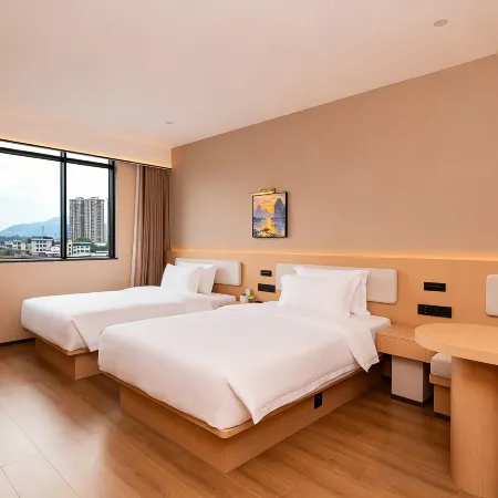 Guijinghua Hotel (Guilin High-Speed Railway North Station)