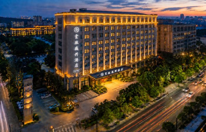 Yunlv bloom hotel