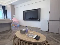 Lake Residence Scenic Resort Hotel