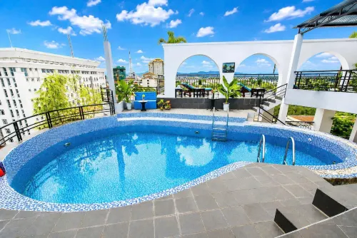 The Sunriver Boutique Hotel Hue - สระว่ายน้ำบนดาดฟ้า